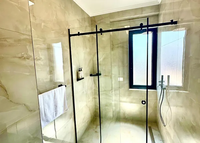 Luxurious & Spacious Old Bazaar Appartement Tirana